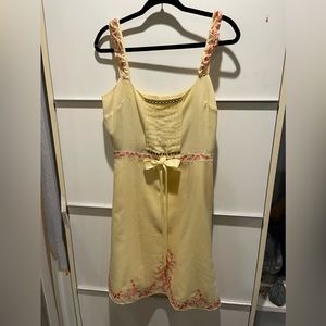 LARGE BETSEY JOHNSON YELLOW W/ pink embroidery summer dress